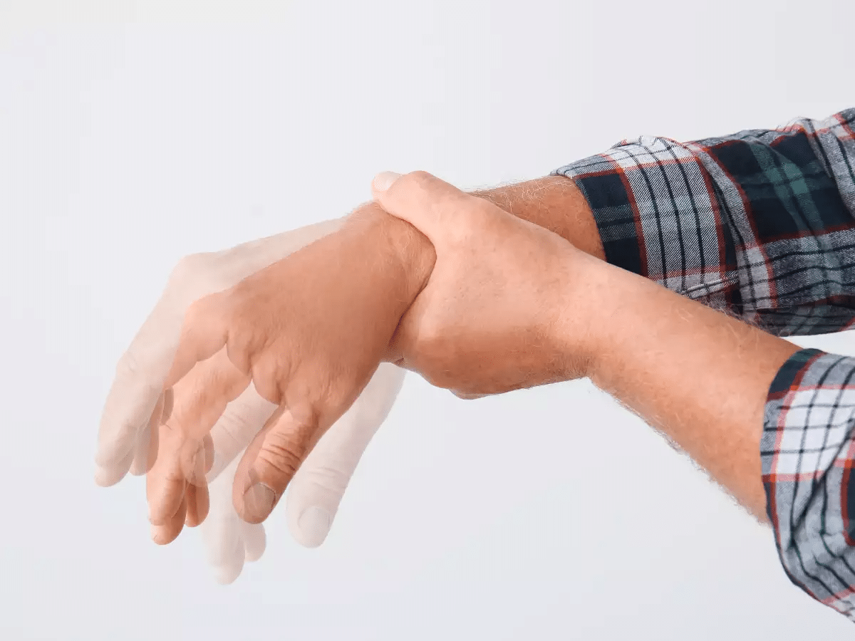 สาเหตุอาการมือสั่น