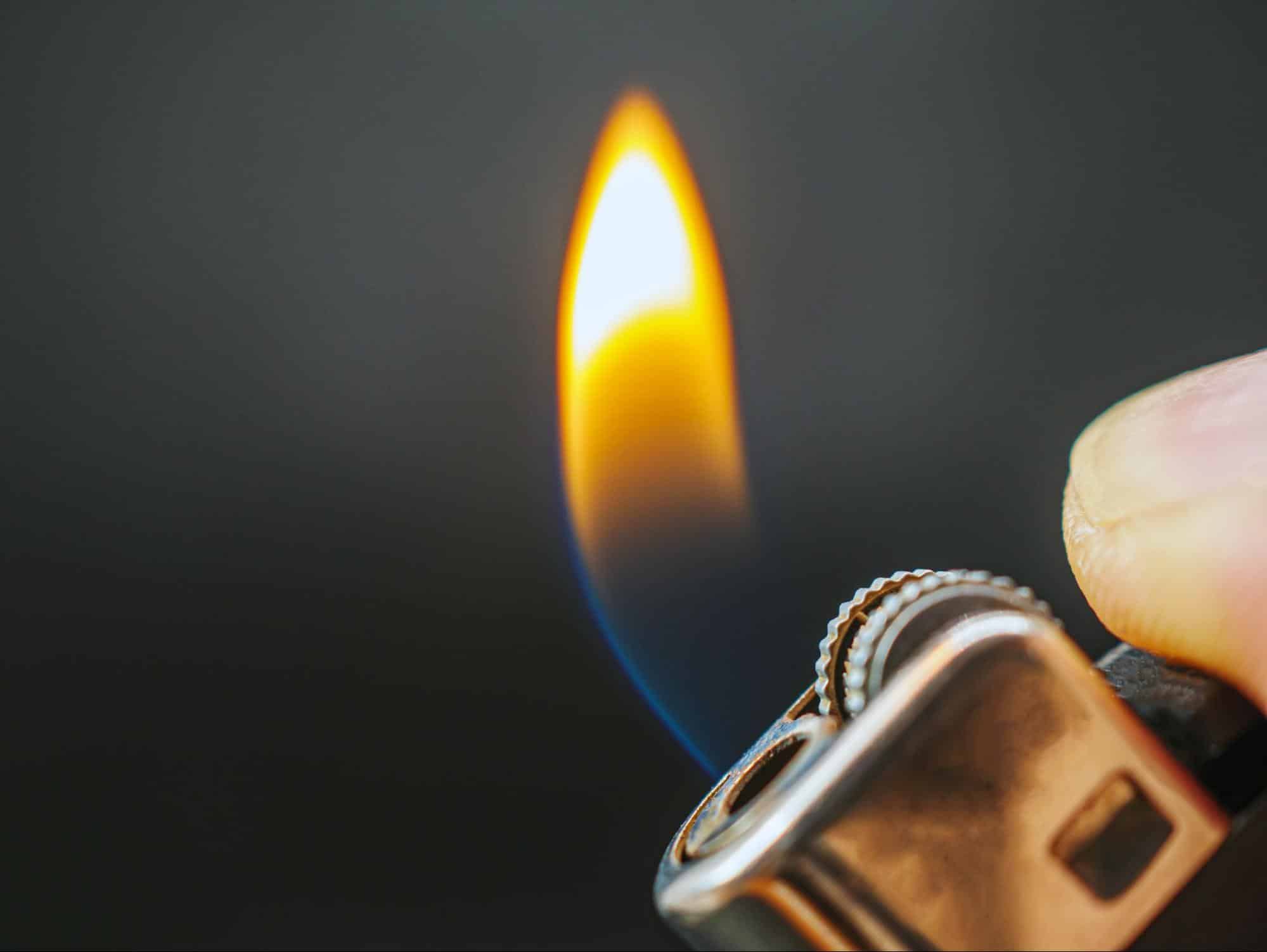 กำจัดขนด้วยไฟแช็ก