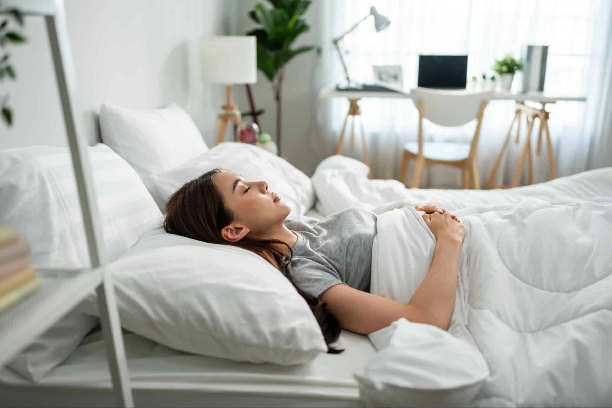 นอนพักผ่อนแก้แฮงค์