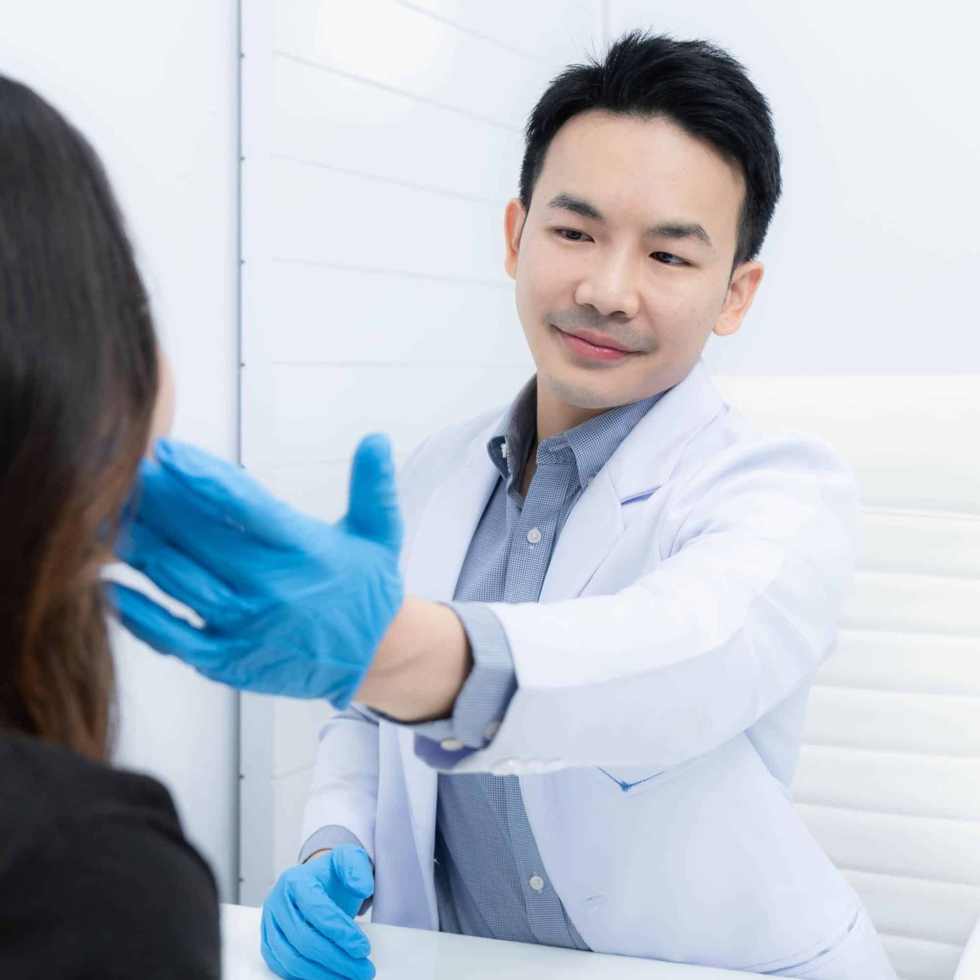 หลังฉีด Neo Clear โดย นพ.สาธิต พณิชย์พิบูลย์ เลข ว.38684